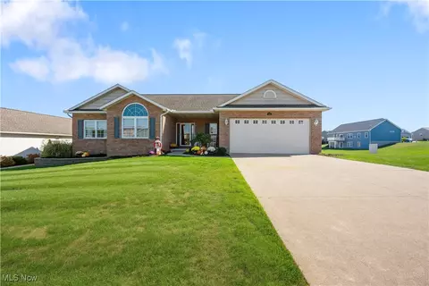 963 Saint Brendan Dr, Canal Fulton, OH 44614