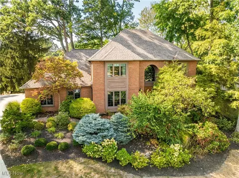 4063 Dunoon Cir NW, Canton, OH 44718
