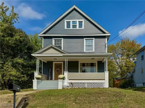 430 E Park Ave, Hubbard, OH 44425