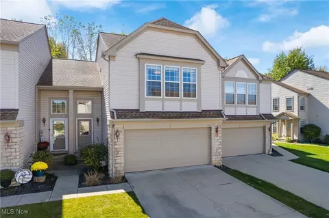 1524 S Yorkshire Dr, Broadview Heights, OH 44147