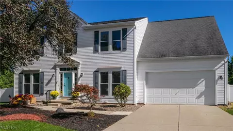 5249 Crown Pointe Dr, Medina, OH 44256