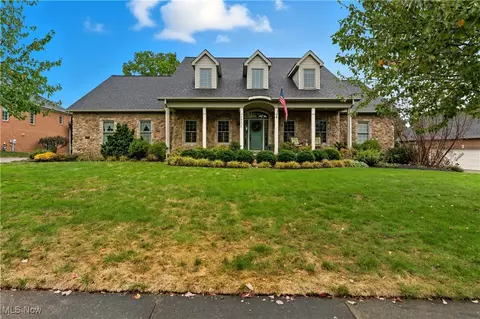 1711 Glenmar Oval SE, Canton, OH 44709