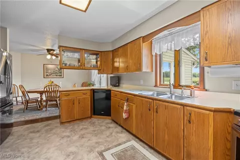 Kitchen - 7305 Darrow Rd, Huron, OH 44839 photo 3 of 3