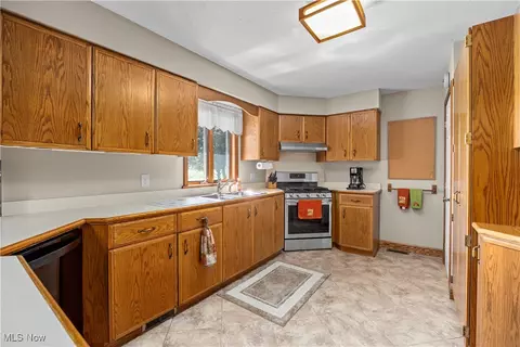 Kitchen - 7305 Darrow Rd, Huron, OH 44839 photo 1 of 3