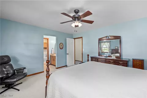 Bedroom - 7305 Darrow Rd, Huron, OH 44839 photo 3 of 9