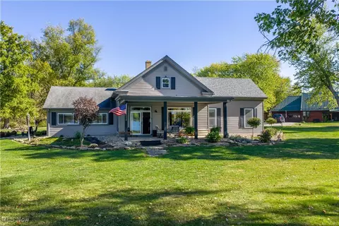 2010 Lakewood Rd SW, Sherrodsville, OH 44675