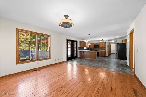 6007 Giddings Rd, Rootstown, OH 44272 photo 10