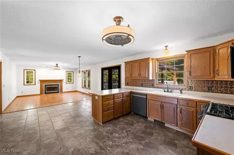6007 Giddings Rd, Rootstown, OH 44272 photo 11