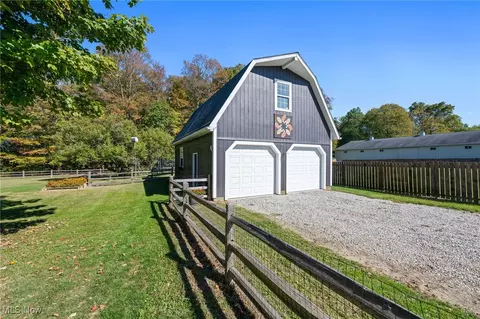 6007 Giddings Rd, Rootstown, OH 44272 photo 4