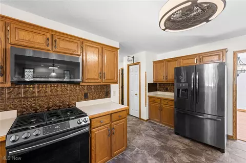 6007 Giddings Rd, Rootstown, OH 44272 photo 14