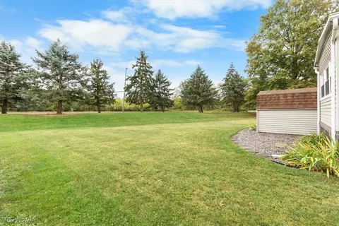 Exterior - 131 Hickory Cir, Elyria, OH 44035 photo 1 of 4