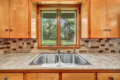 657 Baker St, Wadsworth, OH 44281 photo 13
