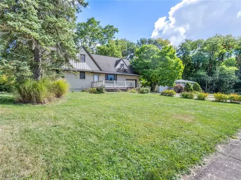 657 Baker St, Wadsworth, OH 44281 photo 2