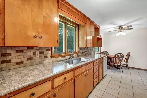 657 Baker St, Wadsworth, OH 44281 photo 14