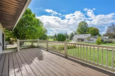 657 Baker St, Wadsworth, OH 44281 photo 3