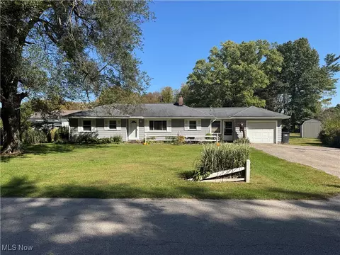 522 Furnace Rd, Conneaut, OH 44030