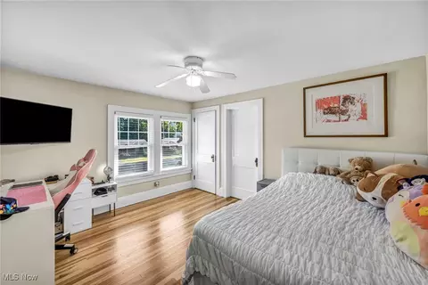 Bedroom - 38850 Harmondale Dr, Willoughby, OH 44094 photo 4 of 5