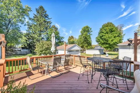 Exterior - 38850 Harmondale Dr, Willoughby, OH 44094 photo 5 of 9