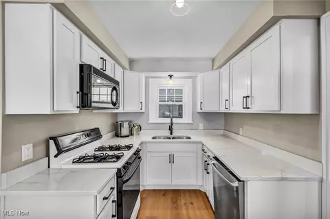 Kitchen - 38850 Harmondale Dr, Willoughby, OH 44094 photo 1 of 4