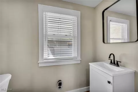 Bath - 38850 Harmondale Dr, Willoughby, OH 44094 photo 1 of 4