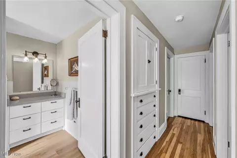 Entry Way - 38850 Harmondale Dr, Willoughby, OH 44094 photo 5 of 5