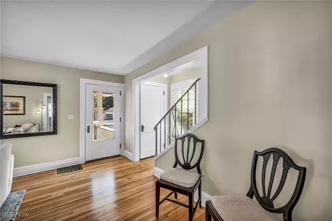 Entry Way - 38850 Harmondale Dr, Willoughby, OH 44094 photo 2 of 5