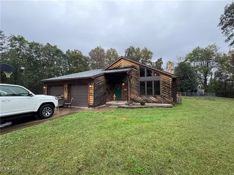 366 Flatrock Dr, Leon, WV 25123