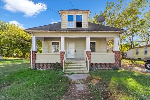 911 W 9th St, Lorain, OH 44052