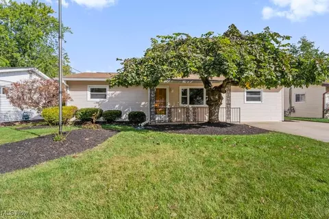 1020 Sweetbriar Dr, Vermilion, OH 44089
