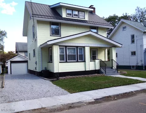 834 9th St NE, Massillon, OH 44646