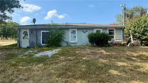 12561 Duquette Ave NE, Hartville, OH 44632