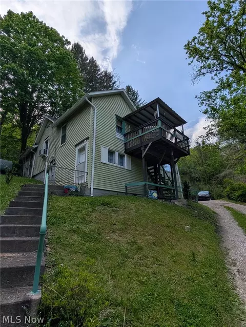 65078 Indian Run Rd, Bellaire, OH 43906