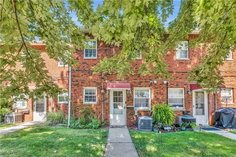 20187 Grannis Rd, Fairview Park, OH 44126