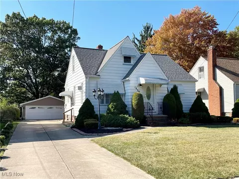 1430 Belrose Rd, Mayfield Heights, OH 44124