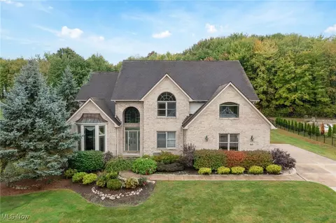 9790 Hidden Hollow Trl, Broadview Heights, OH 44147