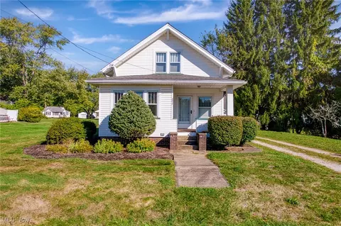 2217 42nd St NW, Canton, OH 44709