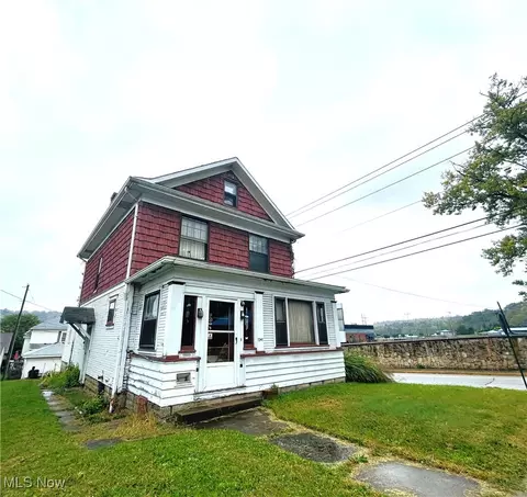 1341 Orchard St, Follansbee, WV 26037