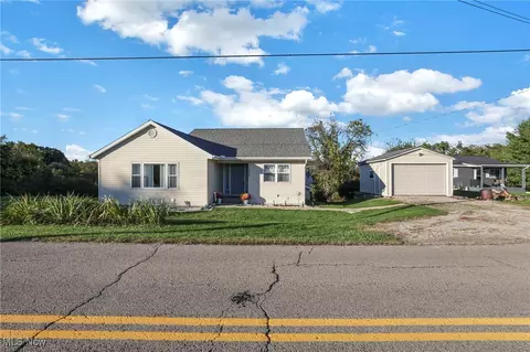 4085 Pinecrest Dr, Zanesville, OH 43701