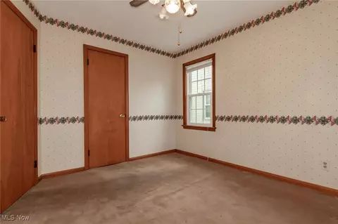 Bedroom - 29967 Phillips Ave, Wickliffe, OH 44092 photo 2 of 8