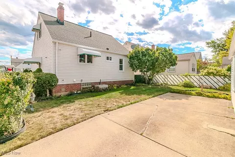 Exterior - 29967 Phillips Ave, Wickliffe, OH 44092 photo 4 of 4