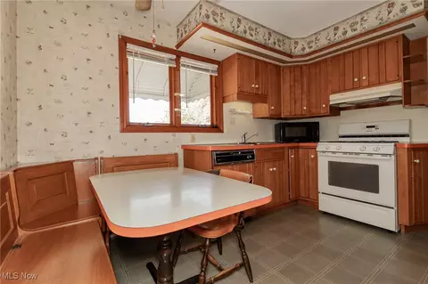 Kitchen - 29967 Phillips Ave, Wickliffe, OH 44092 photo 1 of 4