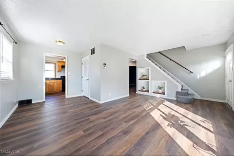 712 E 266 St, Euclid, OH 44132 photo 8