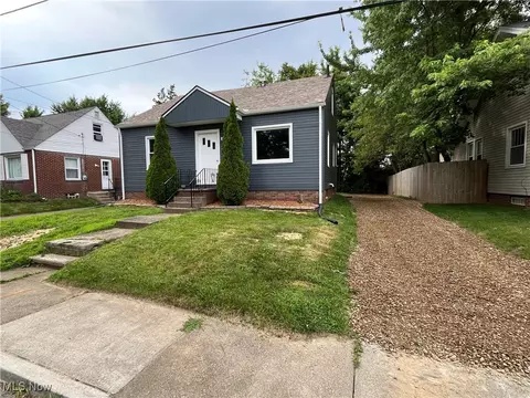 2033 Franklin Pl NW, Canton, OH 44709
