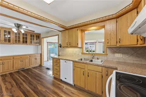 4652 Marcellus St NW, Canton, OH 44708 photo 12