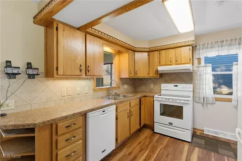 4652 Marcellus St NW, Canton, OH 44708 photo 10