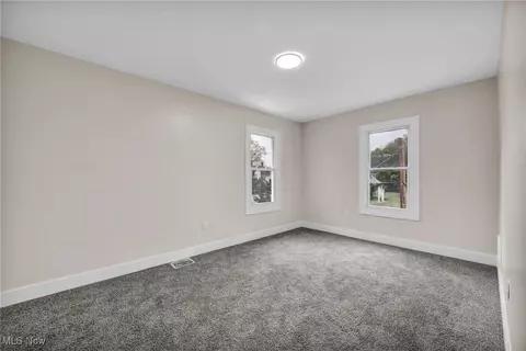 Bedroom - 121 Parkview Ct, Elyria, OH 44035 photo 7 of 12