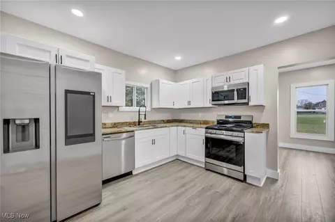 Kitchen - 121 Parkview Ct, Elyria, OH 44035 photo 1 of 1