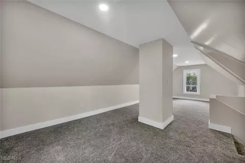 Entry Way - 121 Parkview Ct, Elyria, OH 44035 photo 5 of 5