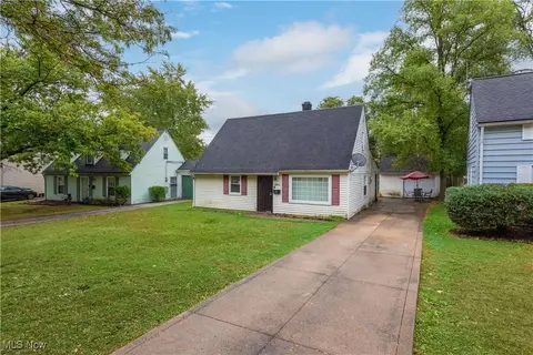 19602 Cherrywood Ln, Warrensville Heights, OH 44128