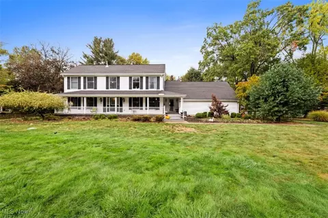 12 Square Circle Dr, Madison, OH 44057